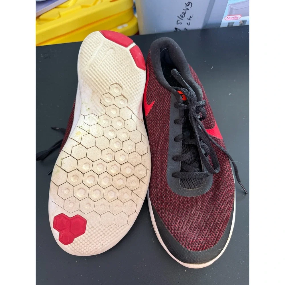 Nike Red and Black‎ Sneakers in 8